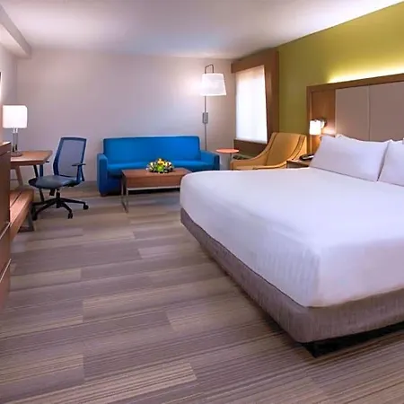 Hotel Express Airport By Ihg