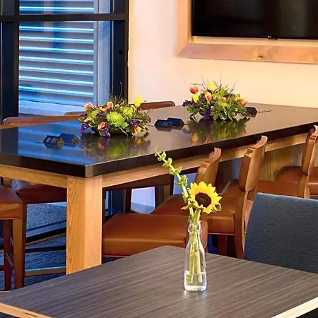 Express Airport By Ihg 3* Nashville