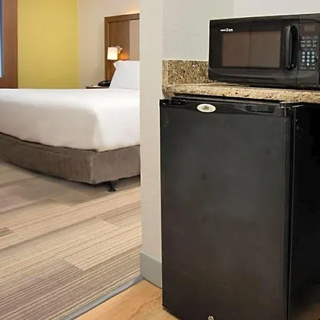 Express Airport By Ihg Hotel Nashville