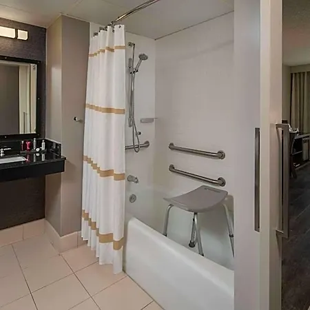 Sonesta Airport Hotel