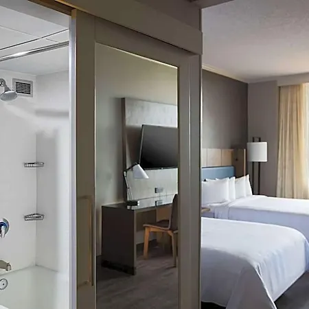 Hotel Sonesta Airport 4*