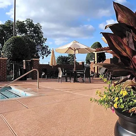 Hotel Hampton & Nashville-vanderbilt-elliston Place