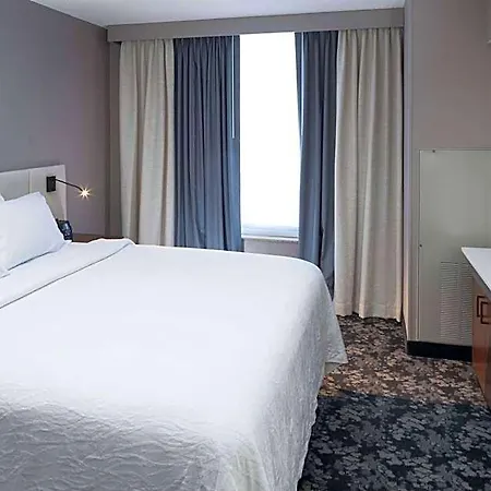 Hilton Garden Vanderbilt 3*