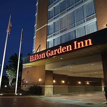 Hilton Garden Vanderbilt 3*