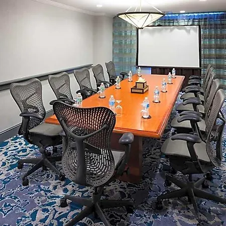 Hilton Garden Vanderbilt Hotel 3*