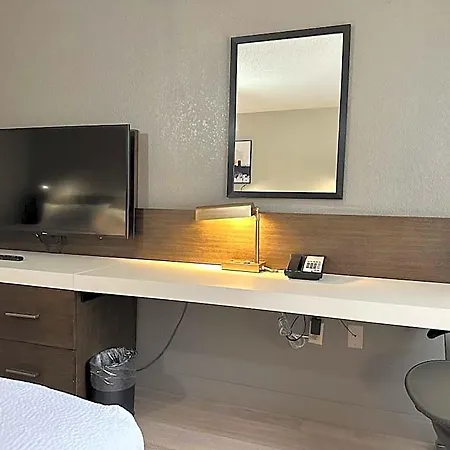 Hotel Hilton Garden Airport