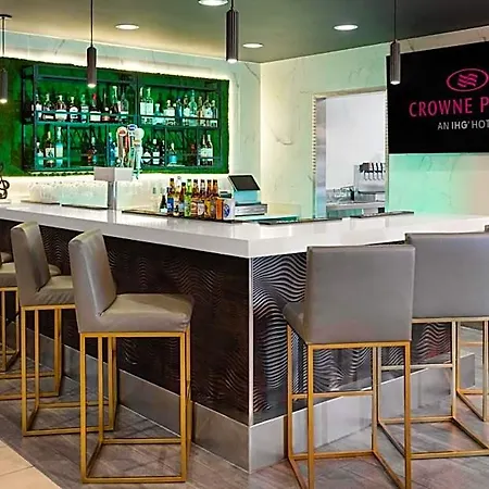 Hilton Garden Airport 3*