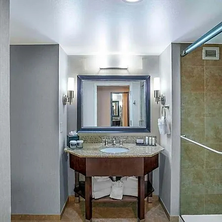 Hotel Embassy - At Vanderbilt 3*