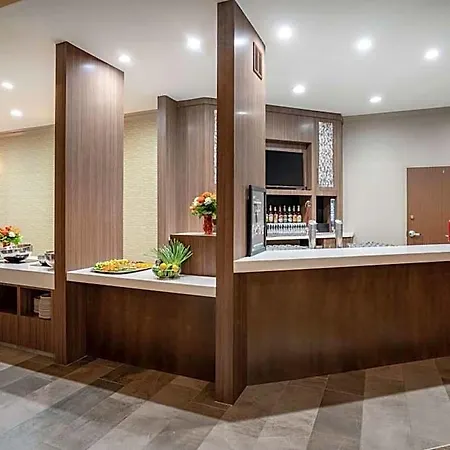 Embassy - At Vanderbilt Hotel 3*
