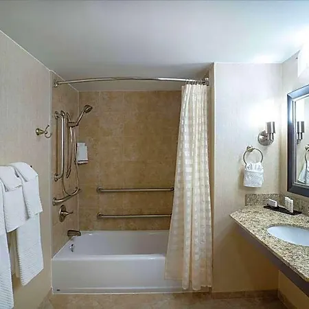 Embassy - At Vanderbilt 3*