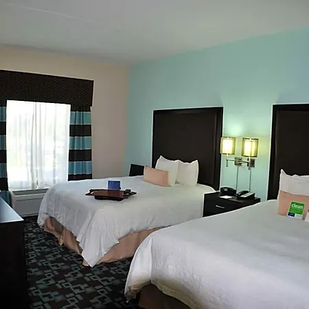 Hotel Hampton & At Opryland 3*