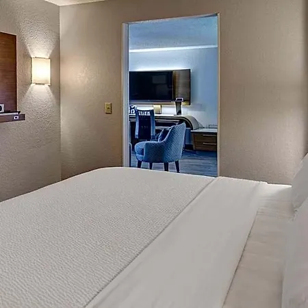 Hotel Courtyard By Marriott Vanderbilt West End 3*