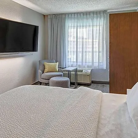 Courtyard By Marriott Vanderbilt West End