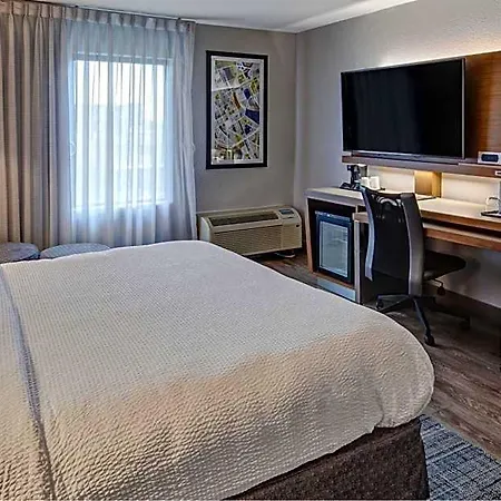 Courtyard By Marriott Vanderbilt West End Hotel 3*