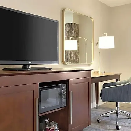 Hampton & Nashville-downtown 3*