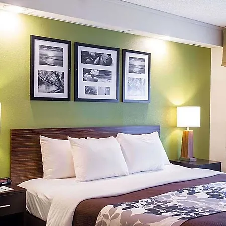 Sleep North - Downtown Area 4*