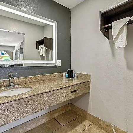 Hotel Knights Antioch Nashville