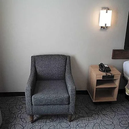 Hotel Super 8 By Wyndham Antioch/nashville South East