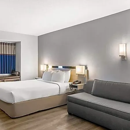 Hotel Microtel & By Wyndham