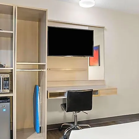 Hotel Microtel & By Wyndham 2*