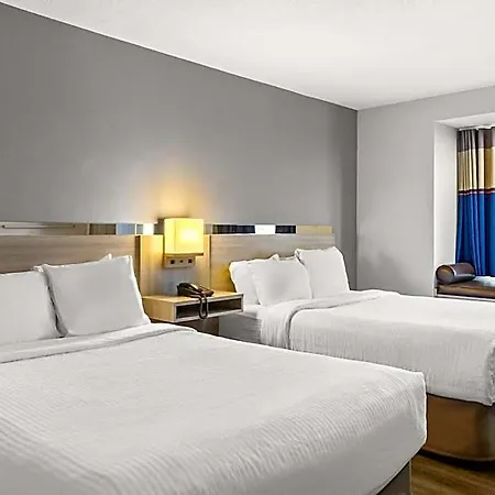Microtel & By Wyndham 2*