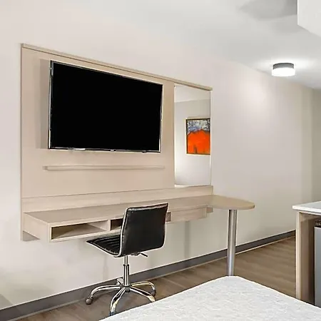 Microtel & By Wyndham Hotel 2*
