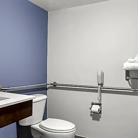 Microtel & By Wyndham 2*