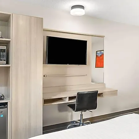 Hotel Microtel & By Wyndham 2*