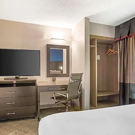 Comfort Airport - Bna Hotel