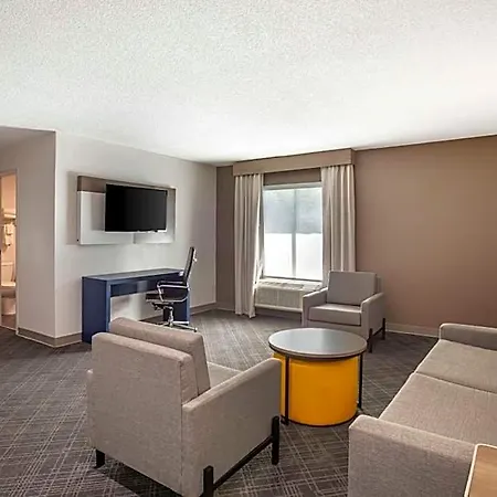 Hotel Comfort Airport - Bna 4*