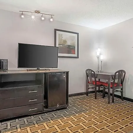 Hotel Comfort Airport - Bna Nashville