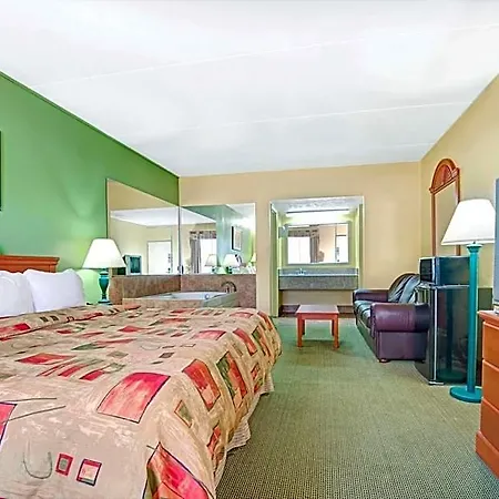 Super 8 By Wyndham Near Downtown / I-40 Hotel Nashville