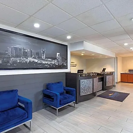 Hotel Baymont By Wyndham Airport 2*