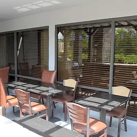 Baymont By Wyndham Airport Hotel 2*