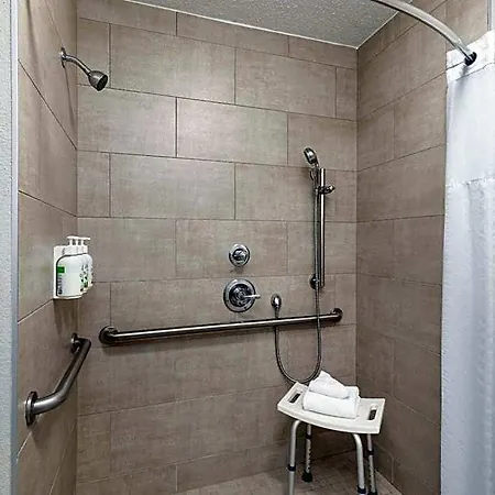 Baymont By Wyndham Airport Hotel Nashville