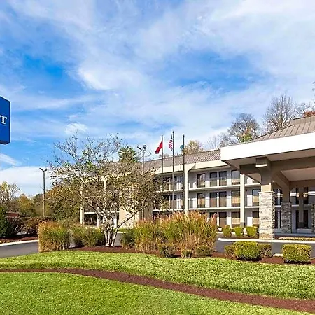 Baymont By Wyndham Airport Hotel