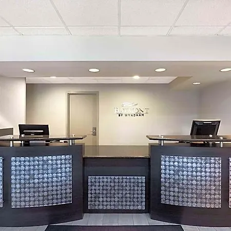 Hotel Baymont By Wyndham Airport 2*
