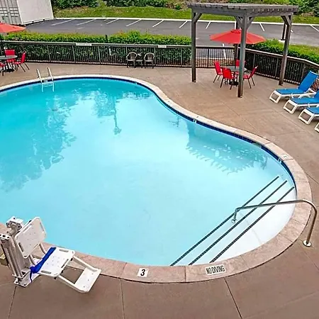 Hotel Baymont By Wyndham Airport Nashville