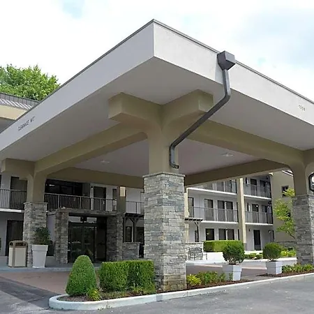 Baymont By Wyndham Airport Hotel 2*