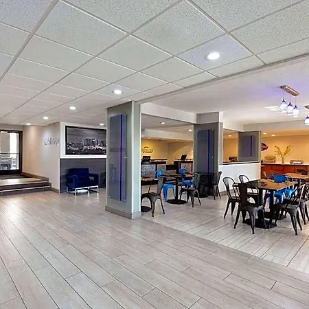 Baymont By Wyndham Airport Hotel Nashville