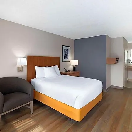 Baymont By Wyndham Airport Nashville