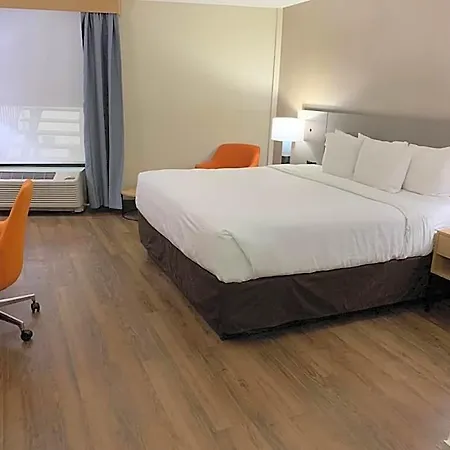 Hotel Comfort & Downtown - Stadium 4*
