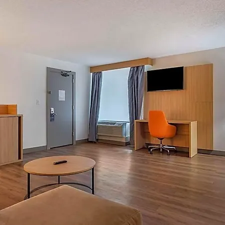 Hotel Comfort & Downtown - Stadium 4*