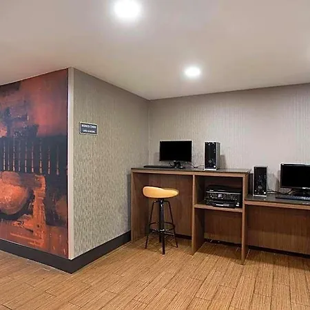 Comfort & Downtown - Stadium Hotel 4*
