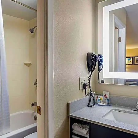 Comfort - Opryland Area Inn