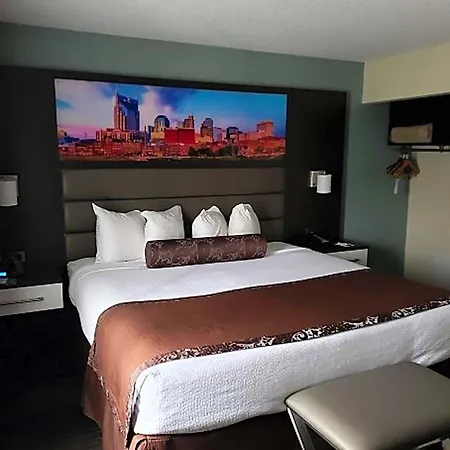Club & Hotel 3*