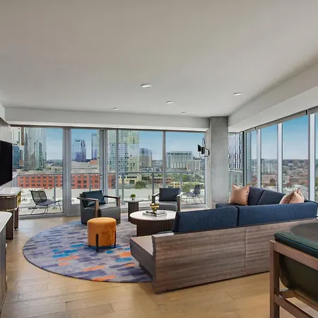 W Hotel 5*