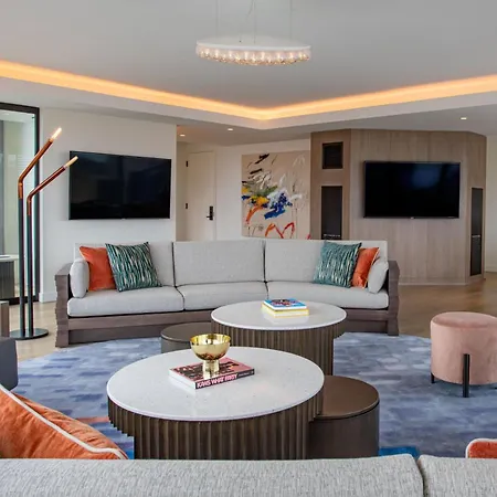 W Hotel 5*