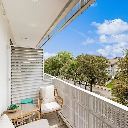 Holiday home Illume 305