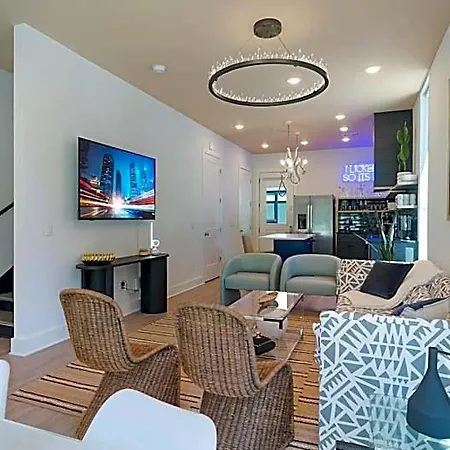 The Grove By Avantstay Stylish And Spacious Perfect For Groups Hotel 3*